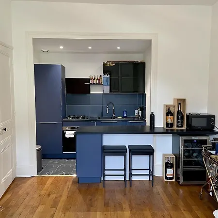 Haussmannian Apartment-close Metro Лион